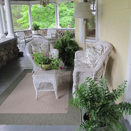 Hilltop House Bed & Breakfast Amenia Εξωτερικό φωτογραφία