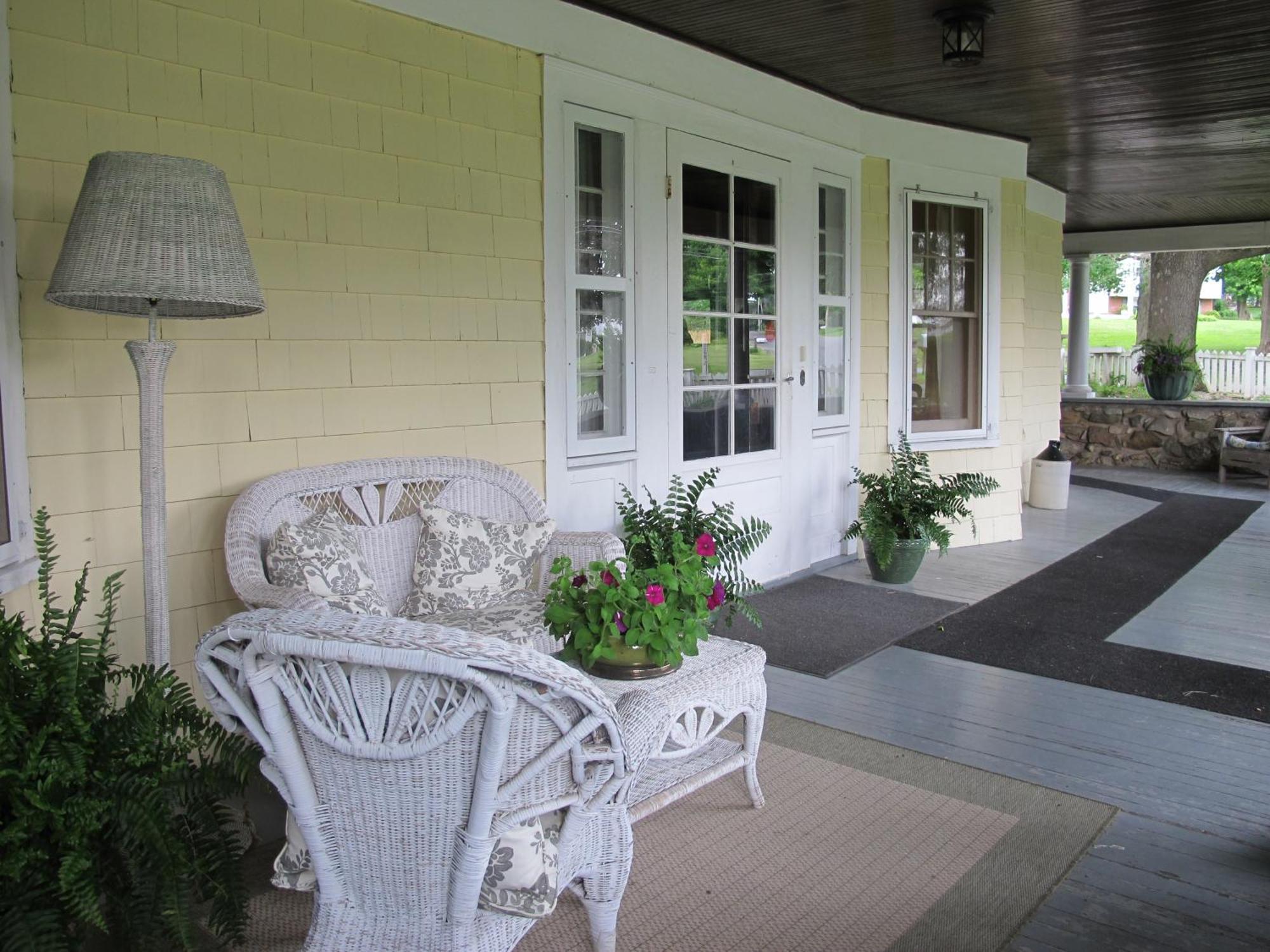 Hilltop House Bed & Breakfast Amenia Εξωτερικό φωτογραφία