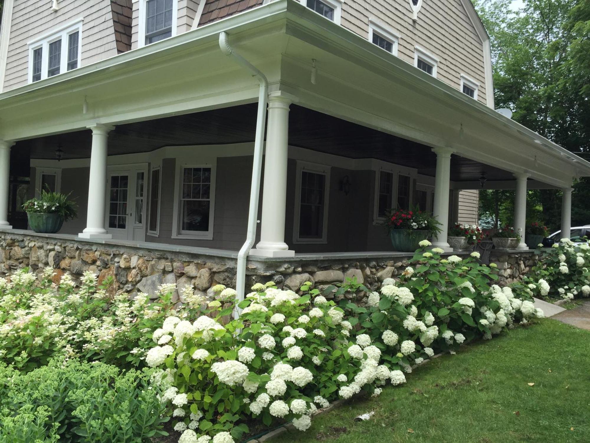 Hilltop House Bed & Breakfast Amenia Εξωτερικό φωτογραφία