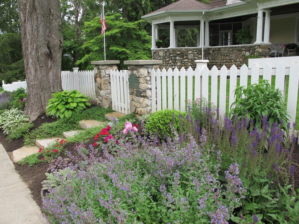 Hilltop House Bed & Breakfast Amenia Εξωτερικό φωτογραφία