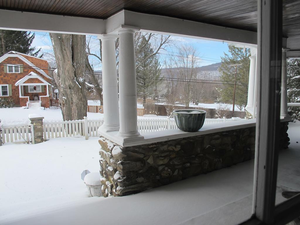 Hilltop House Bed & Breakfast Amenia Εξωτερικό φωτογραφία