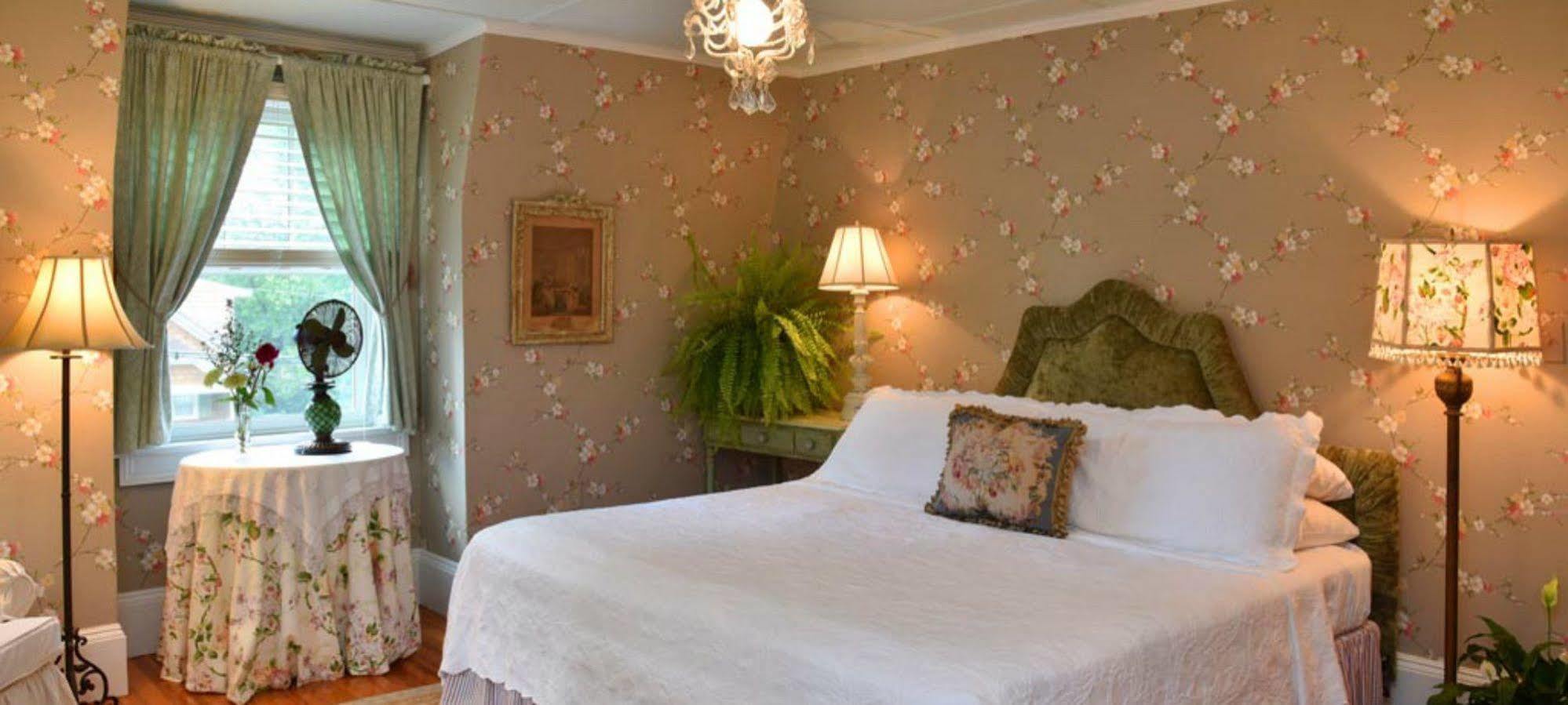 Hilltop House Bed & Breakfast Amenia Εξωτερικό φωτογραφία